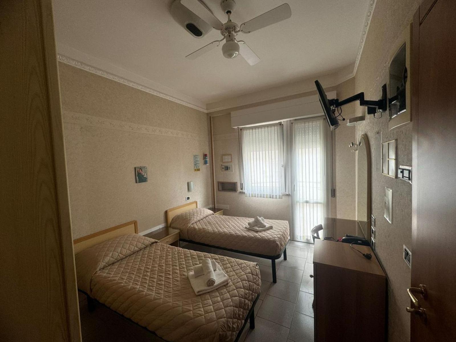 Hotel Bel Sogno Rimini Bagian luar foto